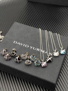 David Yurman11Mm六角钻白水晶项链。 链条粗1.5Mm，长度45+5Cm延迟链 编号Dyxl-147