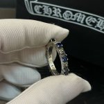 专柜品质 Chrome Hearts克罗心经典蓝钻十字花戒指 凹凸造型不同的花纹设计风格呈现出与众不同 十字架童军花是克罗心的标志 所以更经久不衰 正品打版Ch