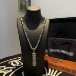 新款 专柜品质 Chrome Hearts克罗心 经典丁字架花球项链 圆柱吊坠 凹凸造型不同的花纹设计风格 呈现出与众不同 十字架 童军花是克罗心的志 所以更经