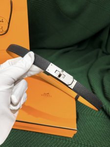爱马仕 凯莉经典女士腰带 宽度1.8Cm 经典松紧腰带 均码 进口Ep掌纹小牛皮搭配 金棕小牛皮底 半手工缝制 精钢扣头 金色 银色 包装 全套包装 原单150