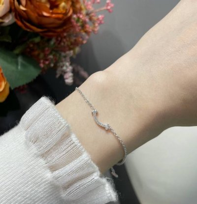 V金材质 5350160 蒂芙尼迷你带钻笑脸手链1:1重工 Tiffany以笑脸最强的灵感设计，微笑是一种最美自信，由心发出最真诚魅力。原版 高品质 打造 Zp