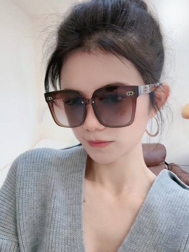 p80 Tr版本-偏光【独家大牌太阳镜无滤镜实拍上架 Dior官网最新发布新款太阳镜，注意我们是高清镜片，到货随意验货 型号：Cd8021