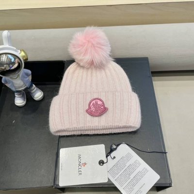 蒙口Moncler高品质狐狸毛球针织兔羊毛毛线帽 超经典不过时的一款秋冬冷帽 懂货的小姐姐必入款，帽型质量市场都有超多版本 唯有这款一直屹立不倒，上头真心好看