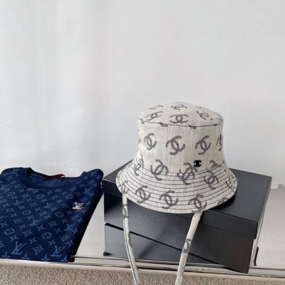 特 Chane. 新品渔夫帽 水洗牛仔 Zp10420 还一帽难求的节奏 那么时髦洋气 一定要入呀！ 本季火爆小单品 牛仔彩色字母印花 时尚洋气 均码