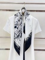 18姆米 双面同色 高级感爆棚Cd 自由女神90 高级时髦风配色非常考究，图案匠心，上身简直美得太惊艳了融入日常的单品，可以搭配很年轻的穿搭方式。它足以让任何一