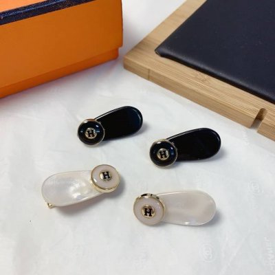 hermes爱马仕 爱马仕发夹 新款Logo边夹刘海夹压夹日常精致小单品 气质百搭小仙女必入单品 宝藏款 闭眼入推荐款 一对
