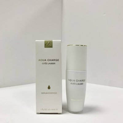 专 雅诗兰黛自润肌精华30Ml！雅诗兰黛年秋季全新护肤系列Aqua Charge能够很好地提高肌肤保湿度、增强自我补水能力防止肌肤粗糙的同时锁住肌肤水分 雅诗兰