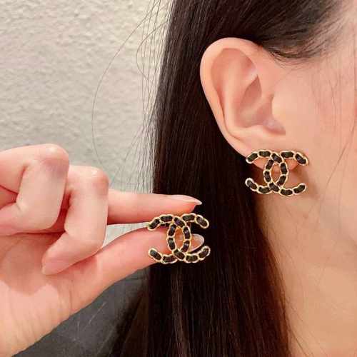 p90 Chanel香奈儿 中古 耳钉小香家的款式真心无需多介绍每一款都超好看，精致大方，非常显气质。