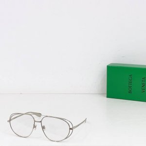 Bottega Venet*复古飞行员造型太阳镜 具有新艺术风格 双金属边框 其独特的镜片形状可为任何服装增添现代气息 model Bv1344S size 6