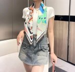 超现实爱马仕枢纽”90双面同色丝巾 18Mm顶级真丝 100%桑蚕丝 这款迷人的90厘米丝巾令您散发内在优雅和从容自信。此柔软轻盈的配饰制作精良，可轻松搭配造型