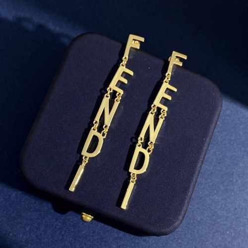 芬迪Fendi光面字母长排灵动流苏长款耳钉 黄铜材料电镀18K金 黄金色 尺寸约:0.6×7.2×0.15Cm