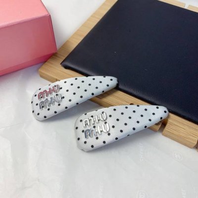 miumiu缪缪 miumiu发夹 波点Logo边夹Bb夹刘海夹压夹日常精致小单品 气质百搭小仙女必入单品 宝藏款 闭眼入推荐款 一对