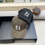 Fendi 芬迪 新款原单棒球帽， 双F提花，专柜常年热卖款，口碑极佳，1:1开模订制，原版提花帆布料+头层牛皮，轻盈透气！质量超赞，基础头围56，贴片可调节。