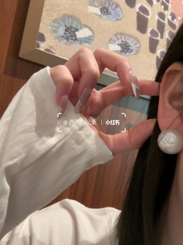编号Xed0915 小号 编号Xed0634 中号 编号Xed0721 大号 Ch*Nel最新款珍珠耳钉 一致Z批黄铜材质