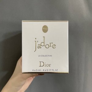 高端品质 迪奥真我香水小样4件套方盒实拍到货四件套装包含：迪奧真我純香香水5Ml，迪奧真我淡香精5Ml，迪奧真我情柔淡香水5Ml，迪奧真我心悦淡香水5Ml。非常