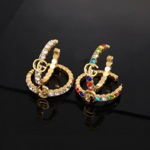 火爆 大牌 New 古驰耳钉 潮牌Gucci个性彩钻 满钻 耳环 专柜同步 一比一 专柜做工超好搭配 潮流 复古系列 非常Nice 耳钉