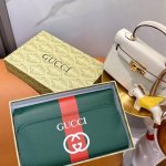 P80 现货～Gucci古驰 化妆刷羊毛散粉刷修容刷腮红刷粉底刷全套礼盒装大牌化妆刷手感非常好，高端大气，非常非常推荐