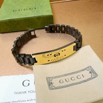 古驰推荐款2025最新出炉 Gucci古驰手链最新款的经典款 精致无论款式 质感 都是绝对的顶尖Feel 只要看一眼就懂了 超 Nice 搭配衣服最佳的选择，男