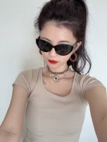 Chanel小框太阳镜墨镜 经典的方框设计，不挑脸型，无论搭配大衣还是连衣裙都非常显气质偏光镜片预防紫外线 型号：Ch1552