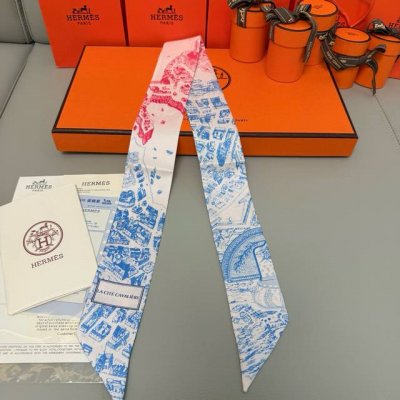 经典骏马之城丝巾 一年四季的心头好 代表着丝巾的终极目标 前方虽远 但所给予的颜值 搭配 底气都是绝佳的 所以不要迟疑 既来之就入之就对了 最新款 超级好看超好