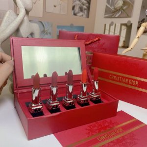 迪奥龙年新春蓝金口红小样五件套！内含：1.5G ×5。色号：999丝绒+720丝绒+777丝绒 新色 +772丝绒 新色 +840丝绒。