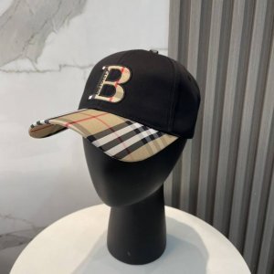 配防尘袋 burberry 巴宝莉 立体绣 原单棒球帽 专柜热卖款纯棉内里 轻盈透气 完美版型 对格精准无误 原厂品质 独家实物拍摄 男女适用