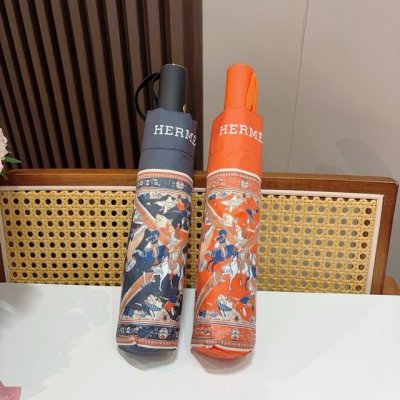 爱马仕 Herm S 新款 极品H家三折自动伞重磅呈现 以其精湛的工艺技术和源源不断的想像力 新涂层技术伞布 带来令人惊喜的遮光效果 让防晒及隔热性能更优保障