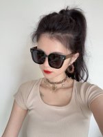 Lv 2025新款女士方框太阳眼镜 开车墨镜 新款太阳镜 时尚大方 舒适轻盈 精致奢华 超轻 型号：L1132