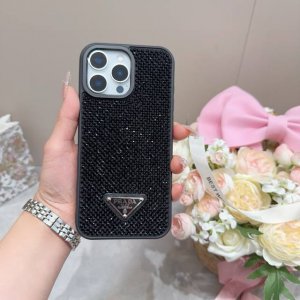 prada 官网同款手机壳 全包壳 普拉达手机壳 纯手工贴钻 Bingbing 型号 为了不出现报错型号 请打开本机查看手机设置显示的型号 iphone16系列