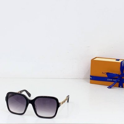 Louis Vuitto* model Z2648W size: 56口19-140