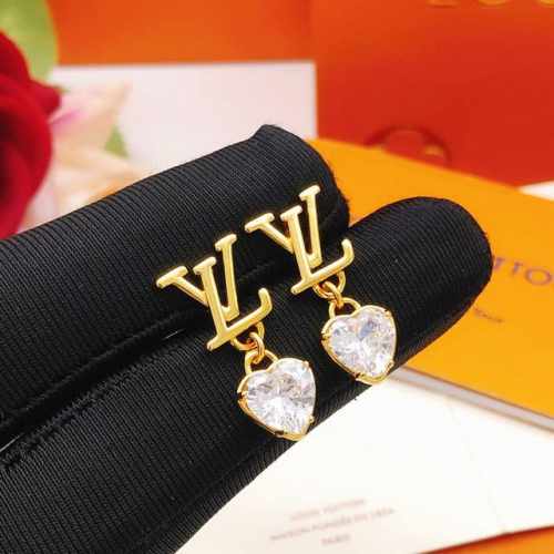 编号Led0274 Lv*最新款爱心耳钉 一致Zp黄铜材质