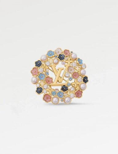 新款原单货Lv 胸针Louis Vuitton 路易威登 胸针专柜一致材质 火爆款出货 设计独特 复古前卫 男神、美女必备。