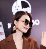芬迪 2025开春新款 潮流爆款 时尚方框偏光太阳镜 高品质 佩戴舒适 网红潮款墨镜 女士高清偏光太阳镜 高品质Tr镜框 型号 Fd8191