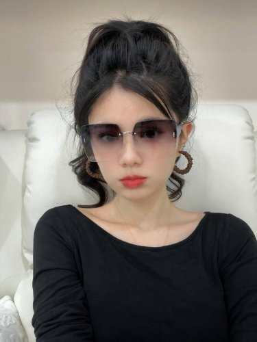 Gucci 2025开春新款 潮流爆款 时尚方框太阳镜 高品质 佩戴舒适 网红潮款墨镜 型号 G3629