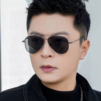 gucci 2025新款男女情侣款太阳镜多边形墨镜I价电镀永不褪色 超轻超有弹性整幅眼镜无螺丝重要的是压不坏 高清尼龙镜片、精湛的工艺 原版材料 休闲大气不挑人