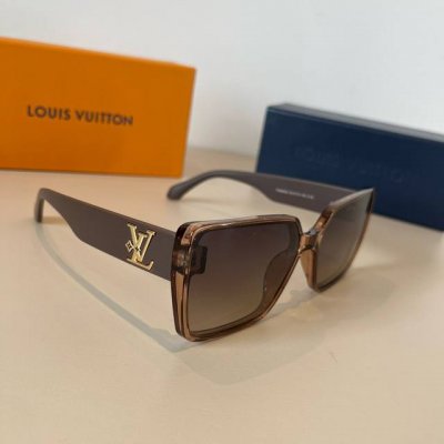 lv墨镜 女款墨镜好看上脸超大气显脸小，男女都能带，很时髦 #Lv墨镜