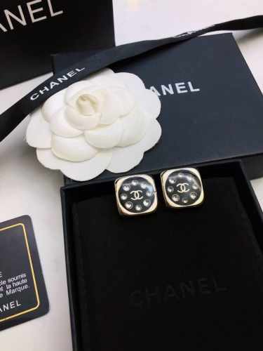 香奈儿Chanel 亚克力耳钉 Chanel 新款 施华洛世奇水晶方钻 耳钉 原版一摸一样的原单货 每一个细节媲美专柜正品 业内仅此一家全世界专柜自购正品打版