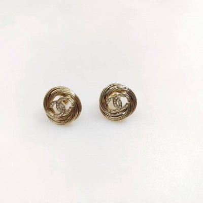Chanel 最新款浅金太阳花耳钉 一致Zp黄铜材质