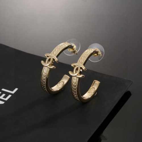 chanel 小香 火爆单品 金色耳钉 最经典款 没有之一 气质 耳钉 耳环 上耳超美腻 怎么看怎么美 原版一致材质 纯银针 一致不够卖的款 人见人爱 耳钉