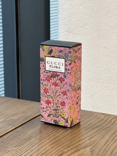 专柜品质 Gucci绮梦花园精灵花仙子的快乐老家 香氛的世界是关于花朵、关于探索的世界，确切地说，那是一个充满无限可能的世界。 亚力山卓 米开理 Alessan