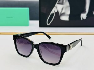 蒂芙家 Tiffany & Co. Tf2246 Size：54口17-145 时尚太阳镜架 L多色可选 太阳镜