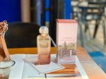 专柜品质 爱马仕香水 比较受欢迎的香水品牌 泻湖花园 香调 辛辣木香调 气味 木兰百合木质香海水 闻这款香水需要一点想像力 它着重在强调出泻湖 的感觉 需要有点