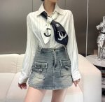 单面印花16姆米 黑白对称 经典 size 90X90Cm 100%真丝 简洁经典 也只有香奈儿能如此优雅随意的玩转黑白单色了吧 Yyds 不论是场合搭配还是服