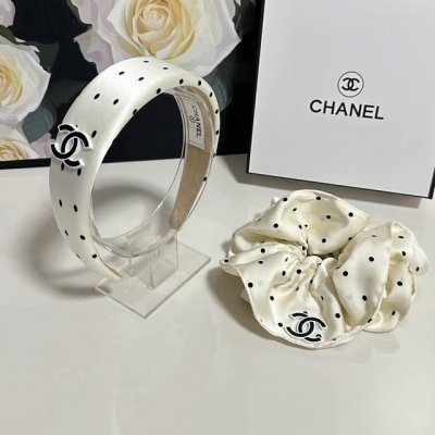 特P80 （两件套）配专柜包装 chanel（香奈儿）最新爆款来啦小香风两件套发箍发圈 优雅的Girl值得入手 非常好搭配 气质有品位 建议两个一齐佩戴 神奇的