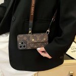 上新Lv经典老花斜挎左右开卡包手机壳 Lv经典款拼色四包围边贴绒布侧边烫金贴皮 摄像头精孔可过镜头膜 型号：为了不出现报错型号，请打开本机查看手机设置显示的型号