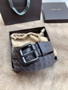 bottega Veneta代购级 原厂胎牛 Made In Italy 3.5Cm 葆蝶家Bottega. Veneta的时装美学是含蓄细致，因为懂得欣赏Bo