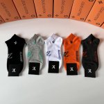 特 配包装 lv 路易威登 新款经典中短袜堆堆袜袜子 一盒五双 专柜同步筒袜袜子 大牌出街 潮人必备超好搭