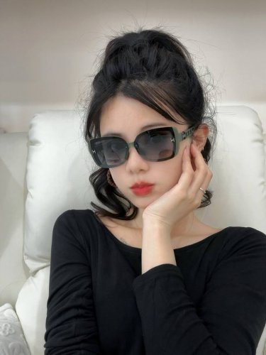 2025新款 爱马仕女士偏光太阳镜 宝丽来高清镜片高品质Tr-90镜框 时尚百搭 型号 H0228