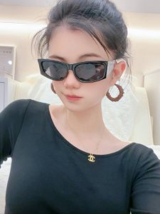 新品Saintowen圣罗兰 官网最新款 独具奢华外观和精致线条 风格华贵典雅 轻盈舒适 众多明星网红追捧 型号 Sl0114