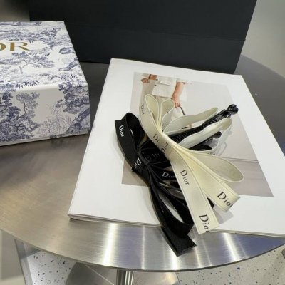 配包装盒 Dior 迪奥 新款Cd马尾夹，简单实用 时尚潮流！小仙女必备